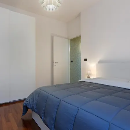 Apartment Crocetta Certosa Con Balcone *